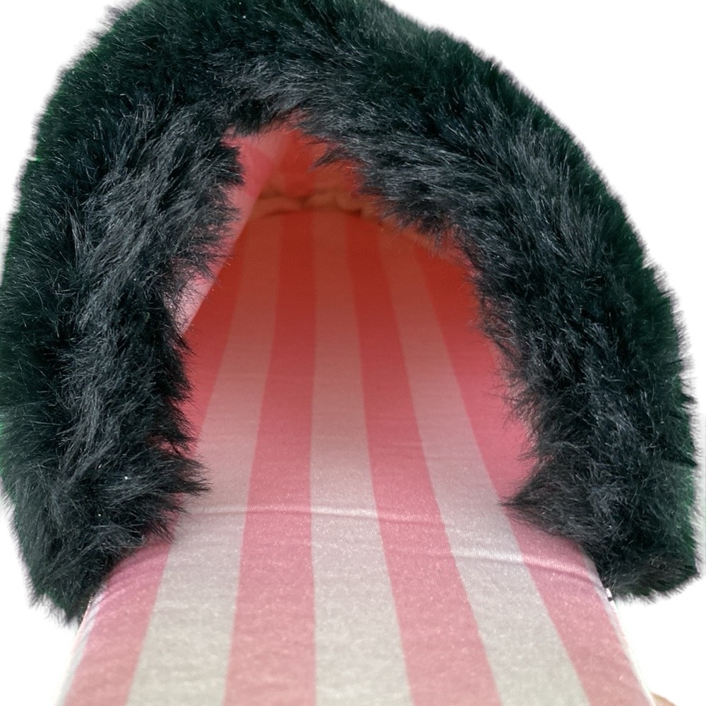 Victoria’s Secret Classic Pink and Black Faux Fur Close Toed Slippers - Picture 7 of 12